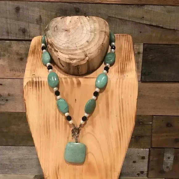 Turquoise, onyx and fresh water pearl necklace - Picture 1 of 2